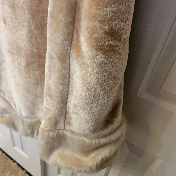 Cruella Coat - Picture 8 of 9